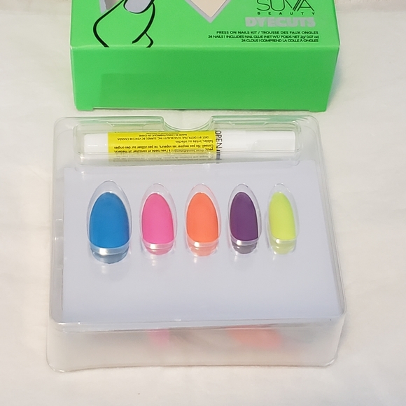 Suva Beauty Trolls press-on nails - Picture 2 of 4